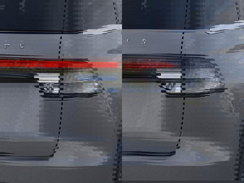 New 2025 Lincoln Aviator AWD image 21