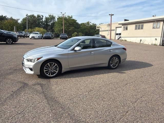 Used 2018 INFINITI Q50 Luxe w/ Sensory Package (Luxe) AWD/4WD image 2