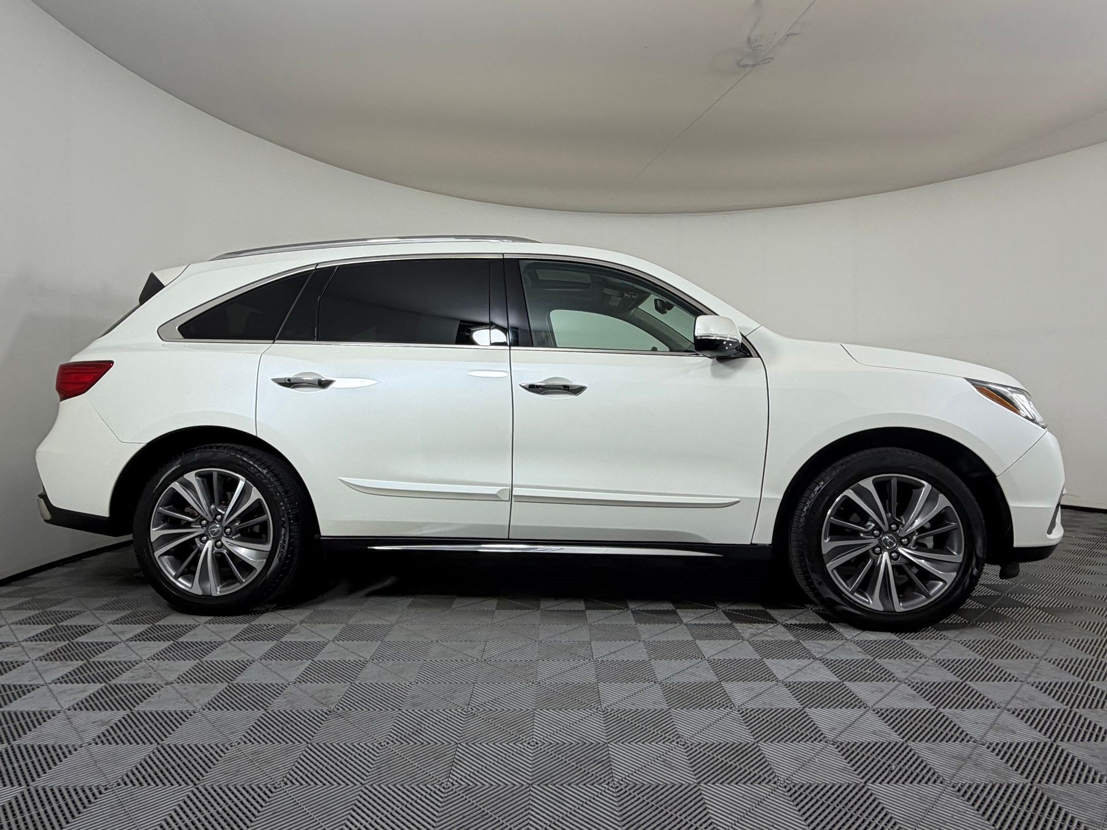 Used 2018 Acura MDX SH-AWD w/ Technology Package image 8