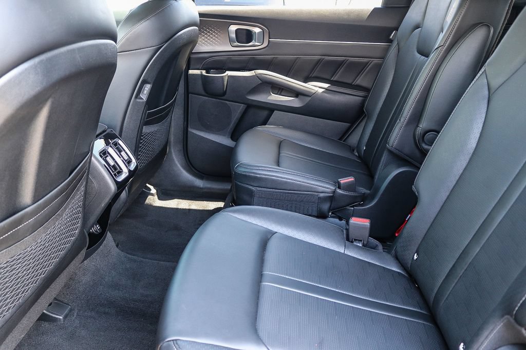 Used 2025 Kia Sorento SX FWD image 17
