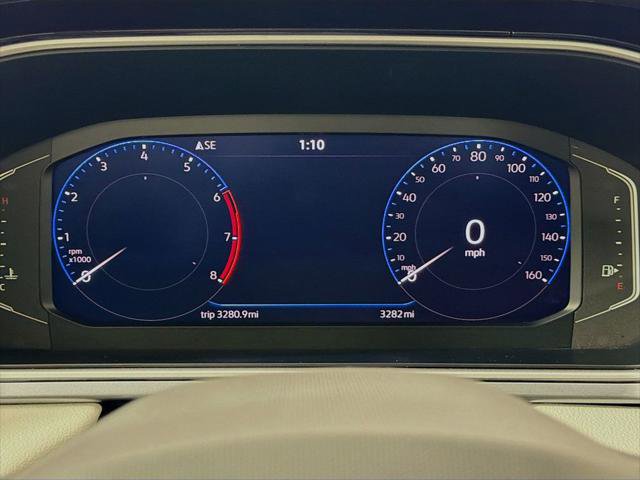 Used 2025 Volkswagen Taos SEL AWD/4WD image 13