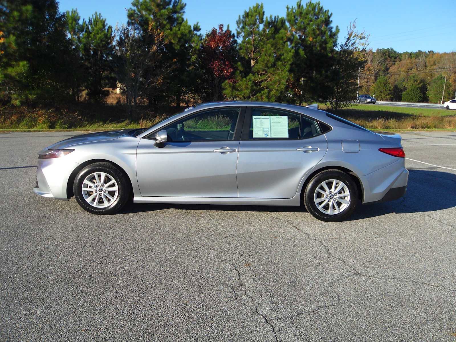 Used 2025 Toyota Camry LE image 2