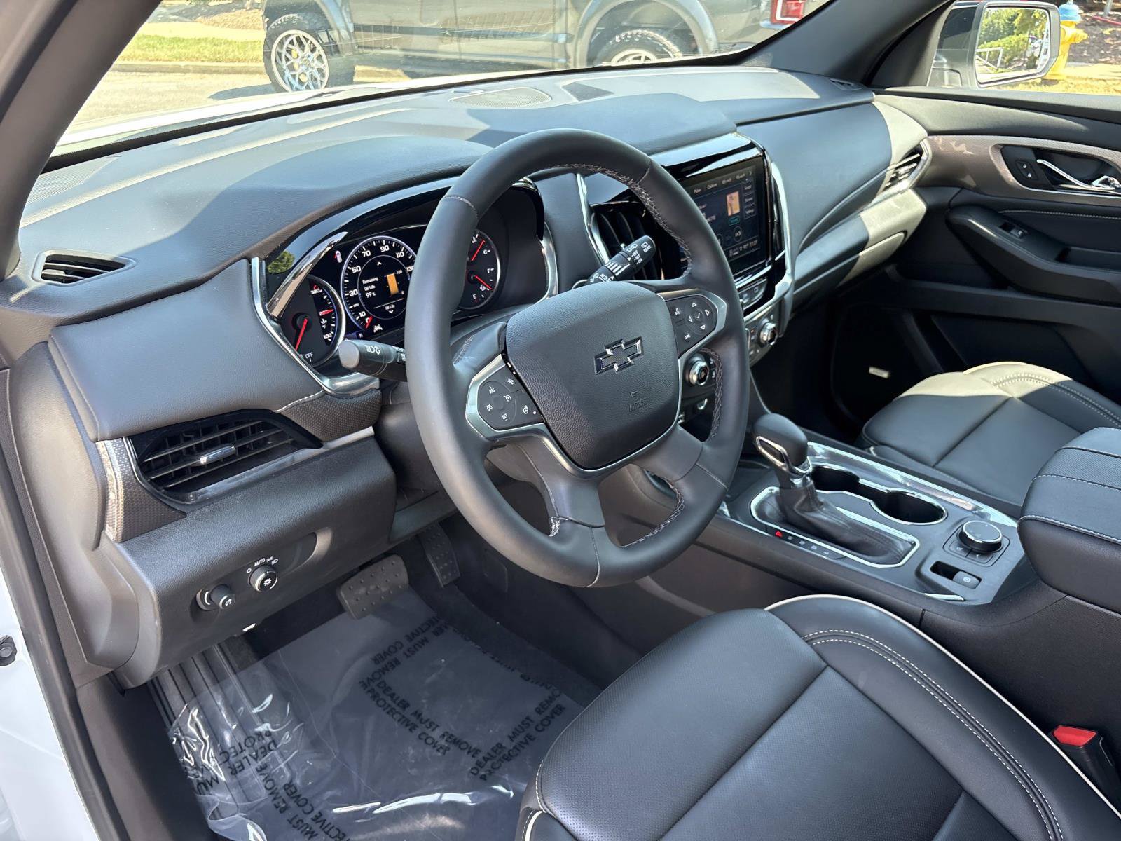 Used 2023 Chevrolet Traverse Premier w/ Redline Edition FWD image 18