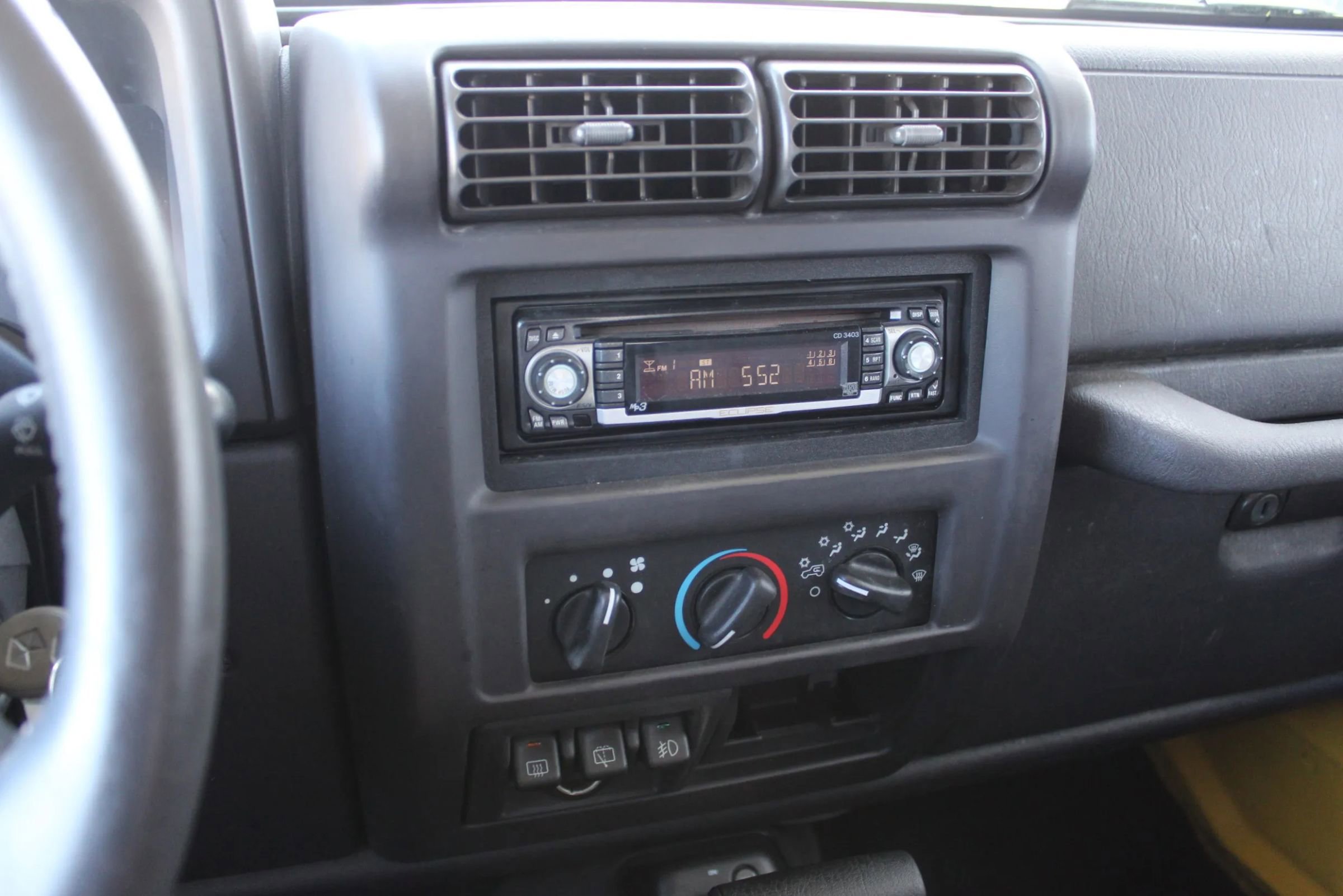 Used 2000 Jeep Wrangler Sport image 15