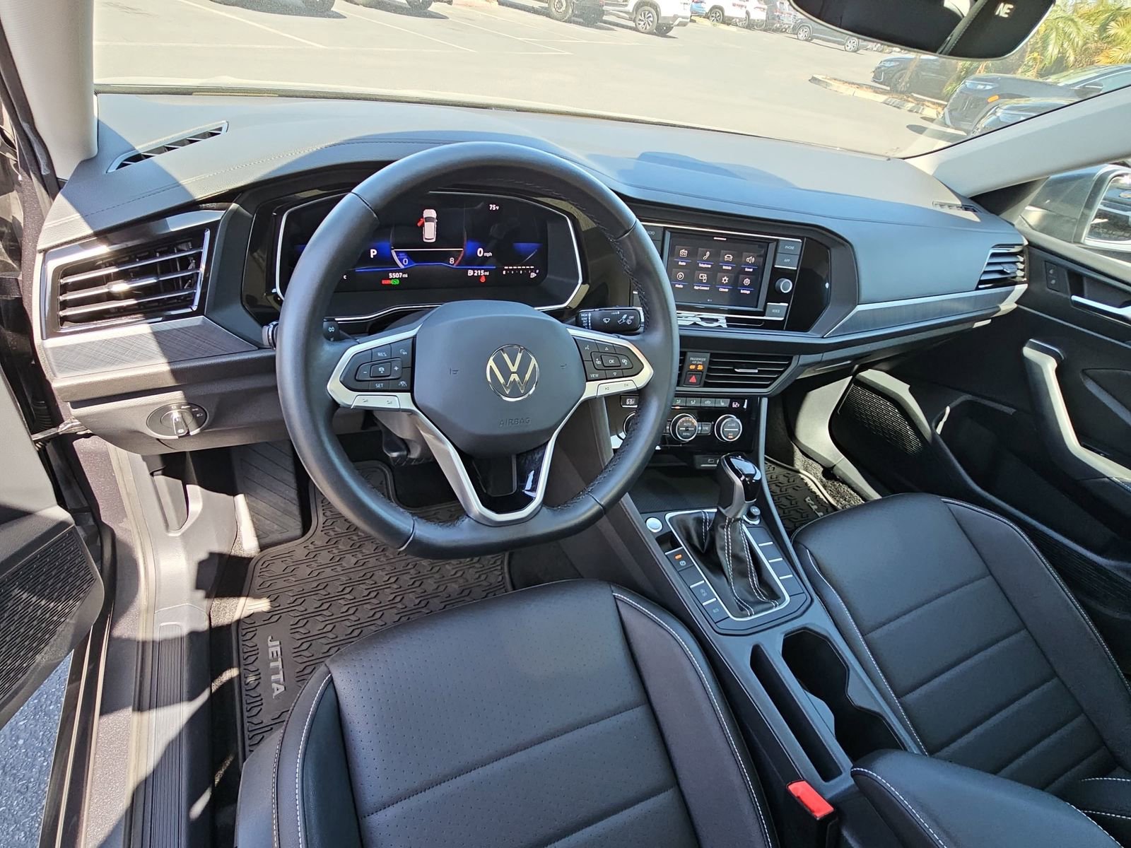 Certified 2023 Volkswagen Jetta SE w/ Panoramic Sunroof Package FWD image 15