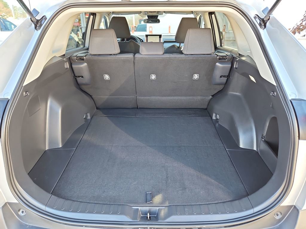 Used 2025 Toyota RAV4 LE image 27