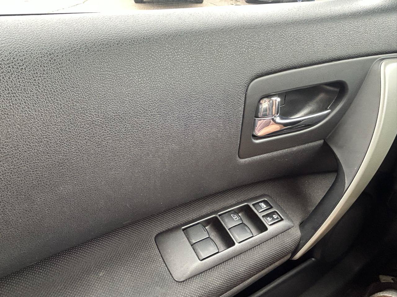 Used 2013 Nissan Rogue S AWD/4WD image 24