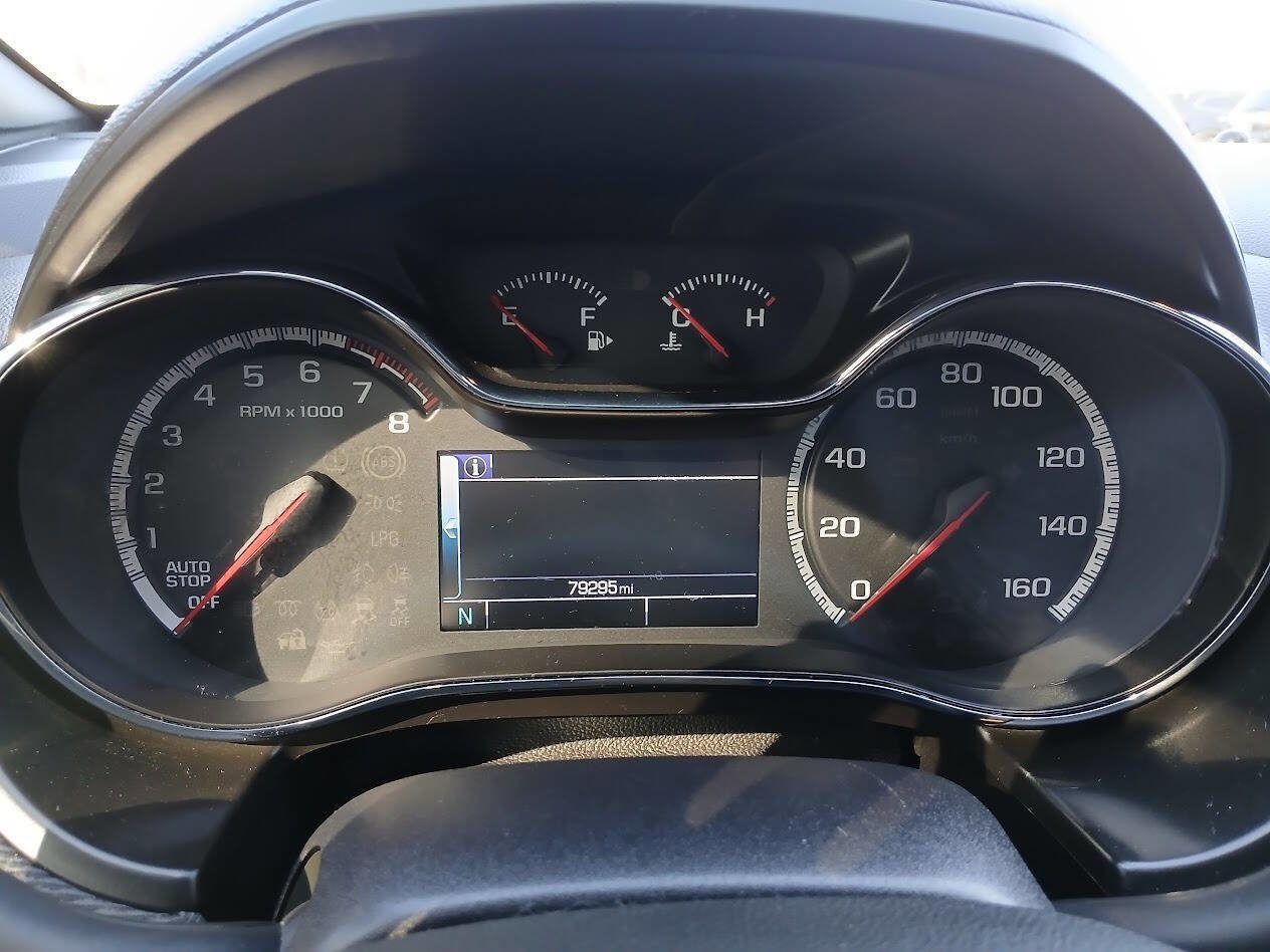 Used 2017 Chevrolet Cruze LT w/ Sun And Sound Package image 2