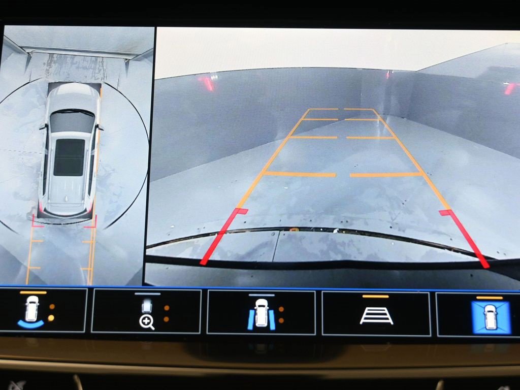 Used 2022 Cadillac XT6 Premium Luxury w/ Technology Package image 14