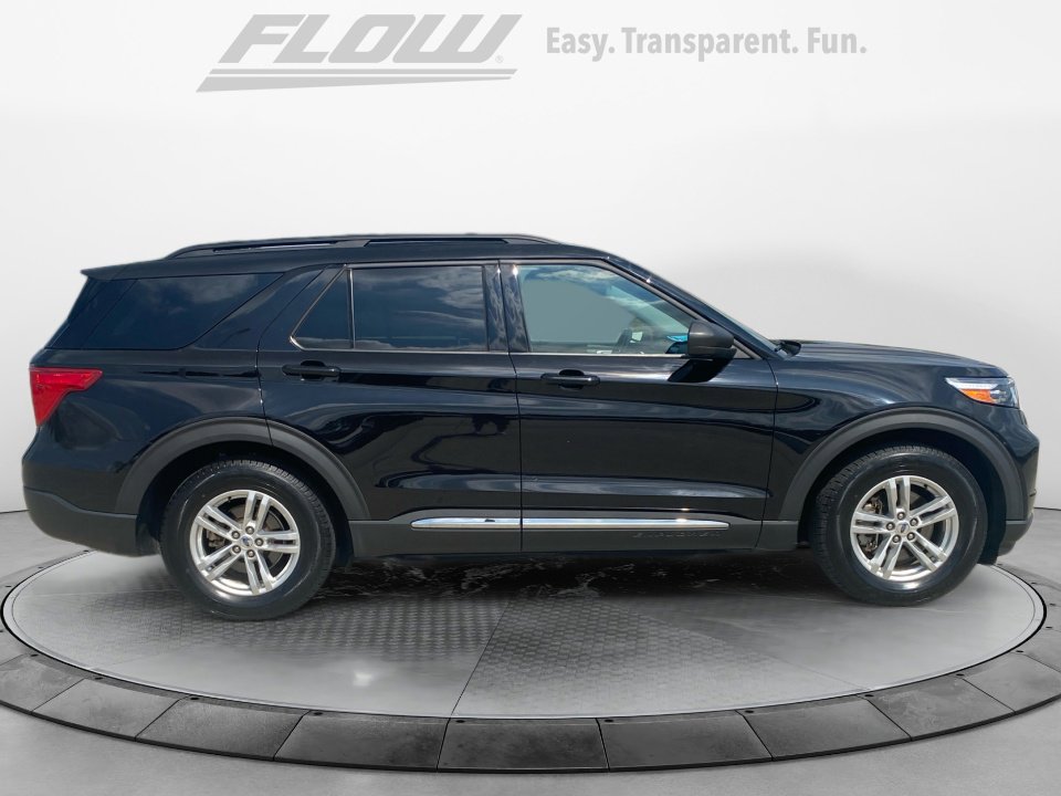 Used 2022 Ford Explorer XLT image 9