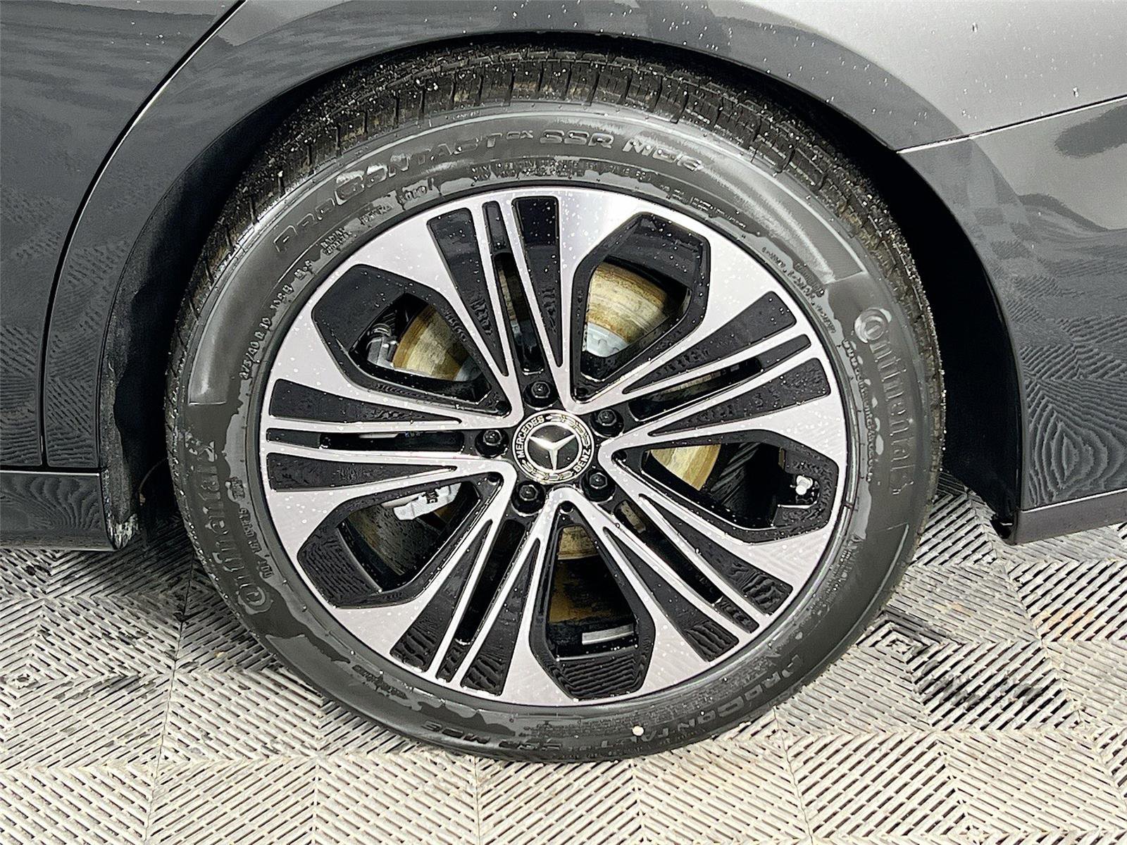 New 2026 Mercedes-Benz E 350 4MATIC Sedan image 32