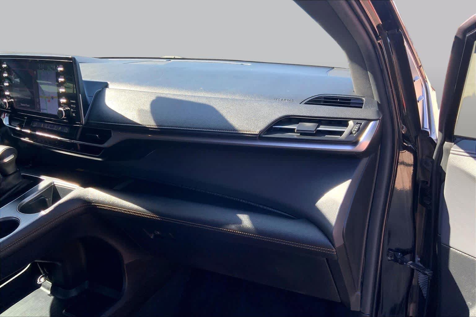 Used 2024 Toyota Sienna XLE Woodland Edition AWD/4WD image 19