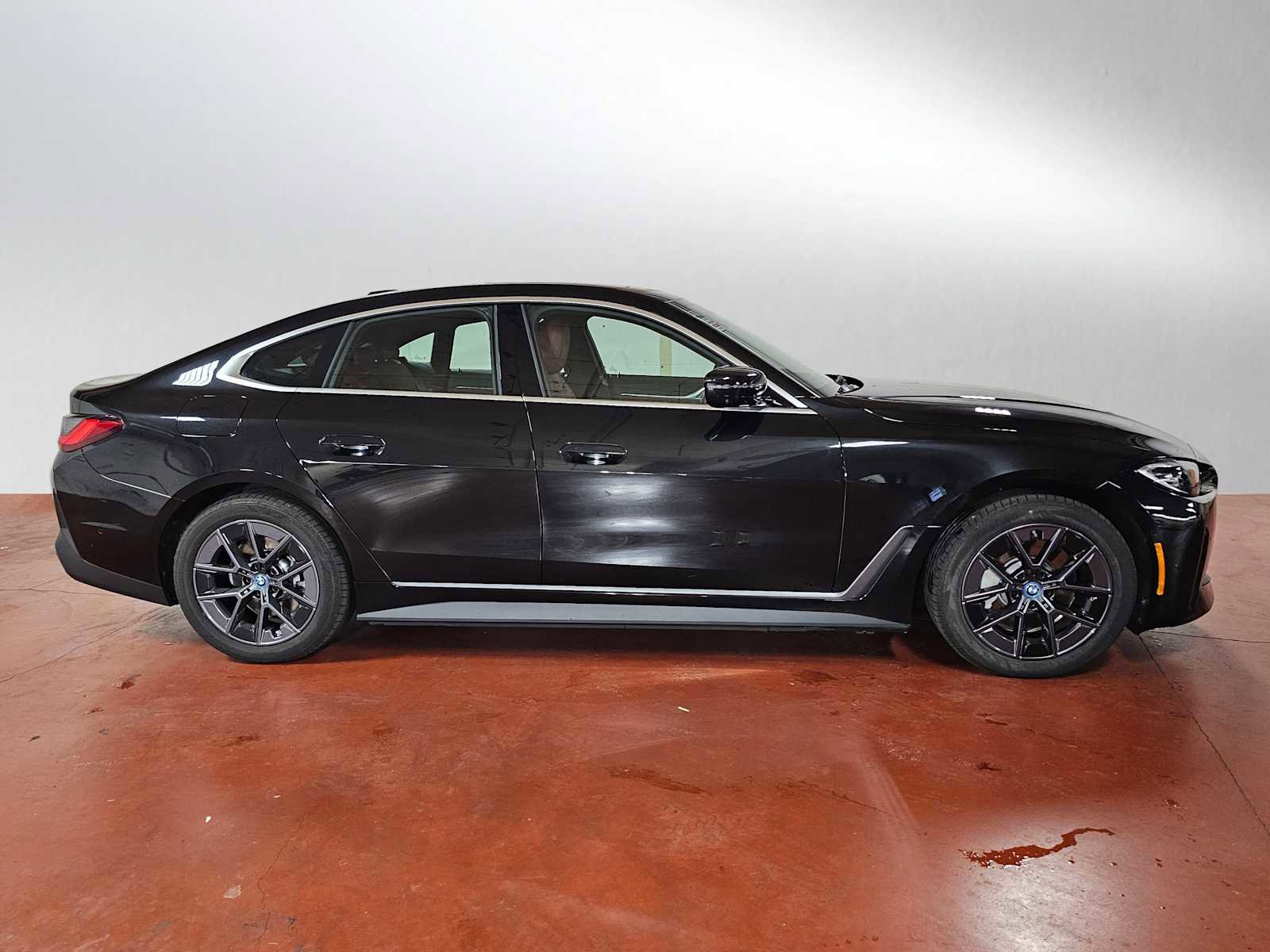 Used 2024 BMW i4 eDrive35 w/ Premium Package image 2