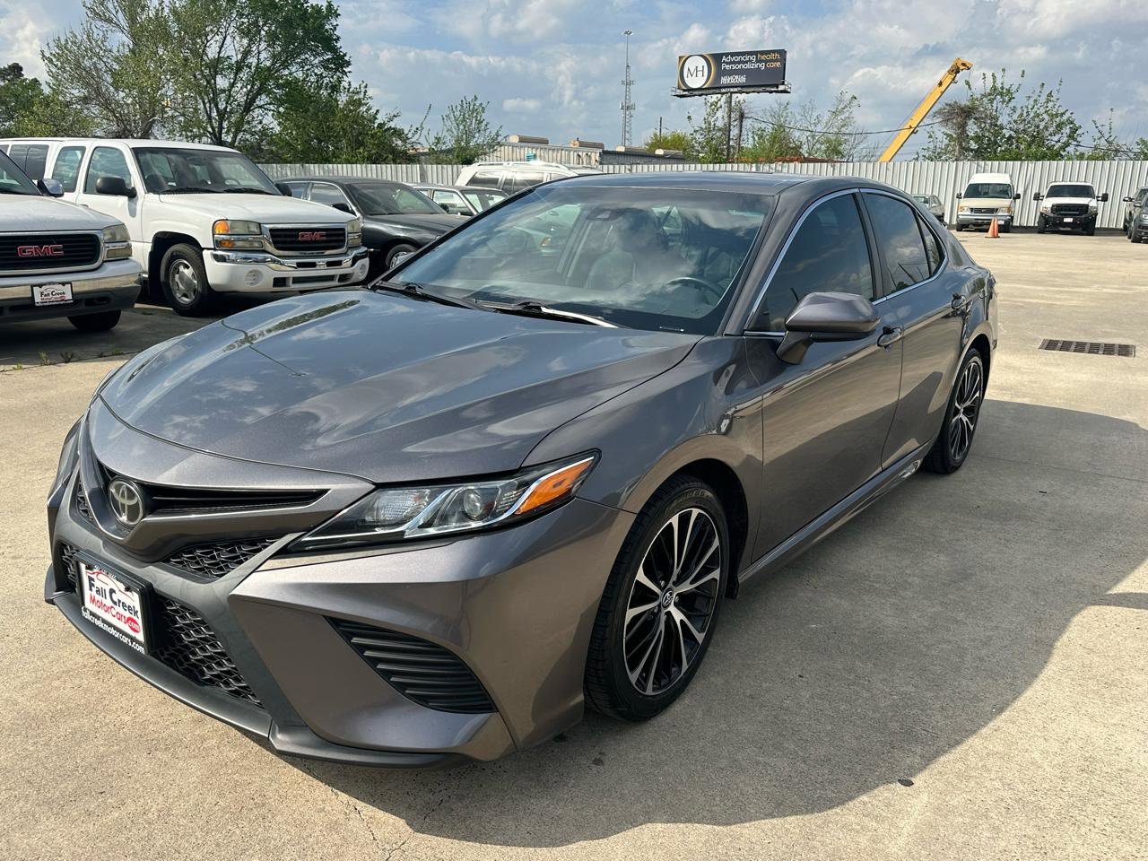 Used 2019 Toyota Camry SE image 3