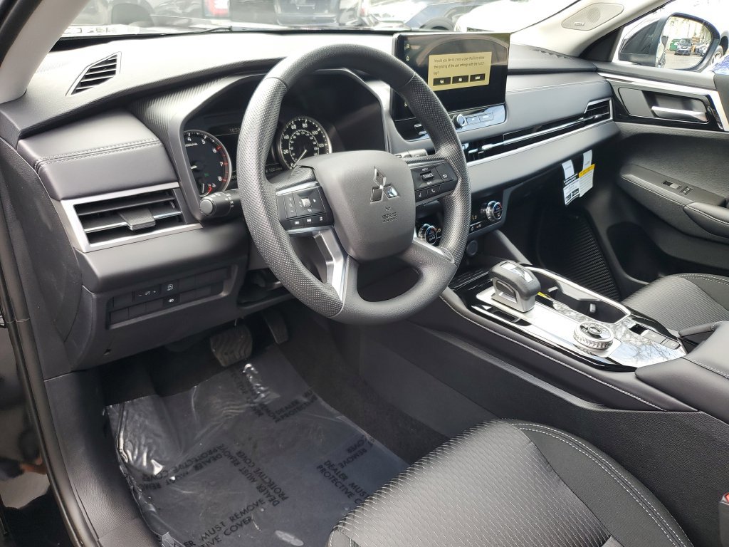 New 2026 Mitsubishi Outlander ES FWD image 21