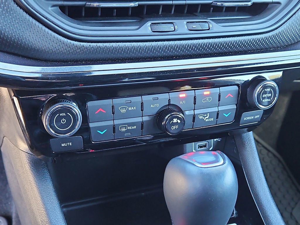 Used 2022 Jeep Compass Altitude w/ Convenience Group image 28