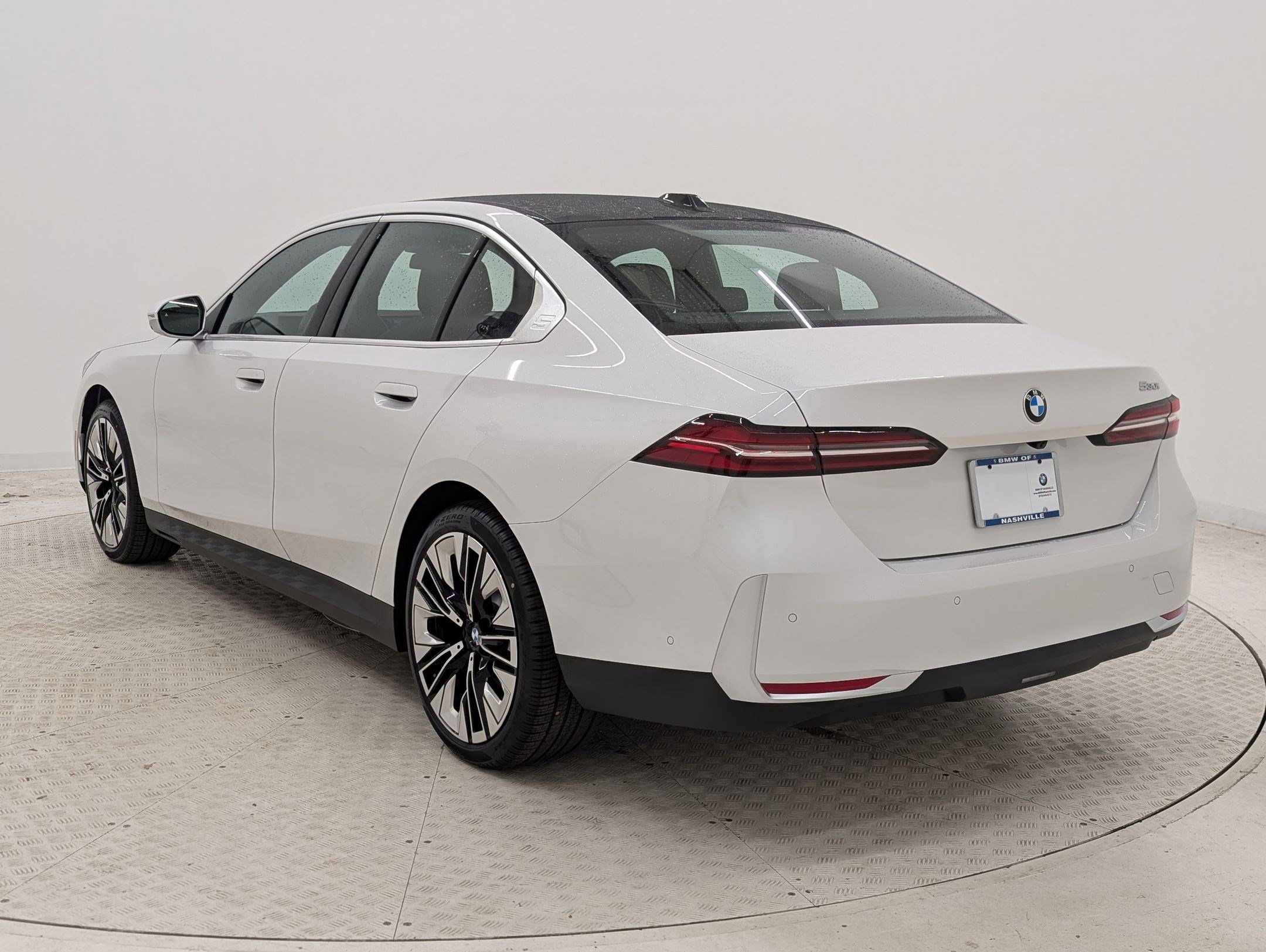 New 2026 BMW 530i RWD image 3