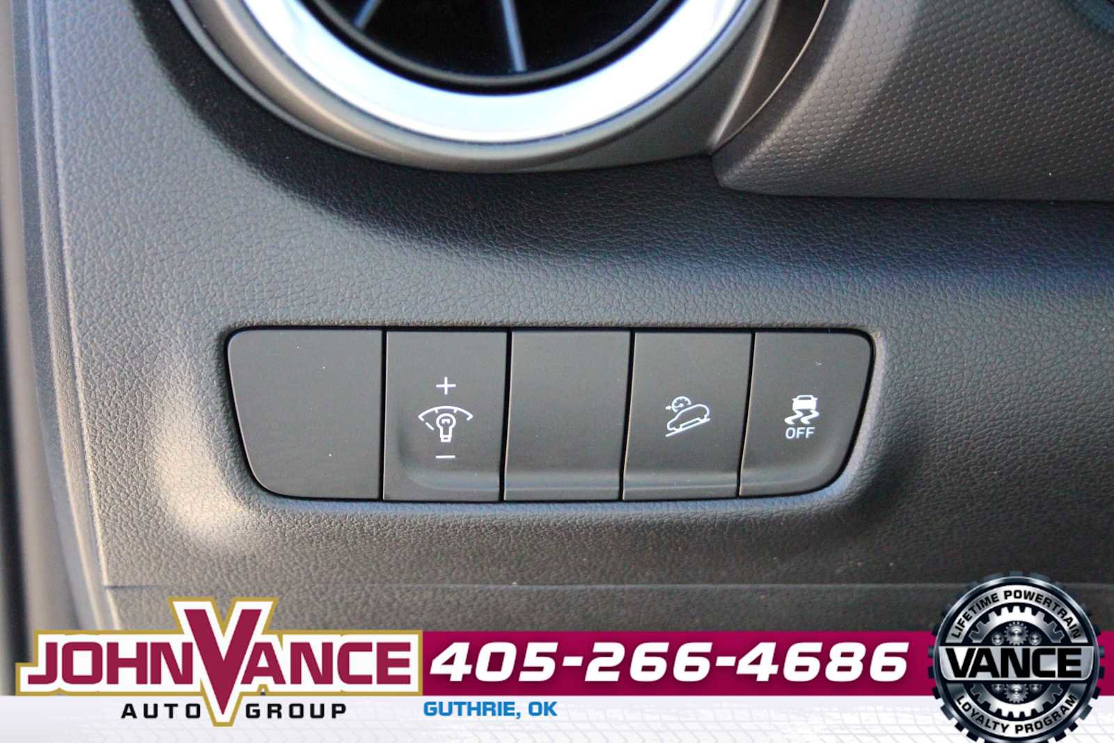 Used 2023 Hyundai Kona SE image 24