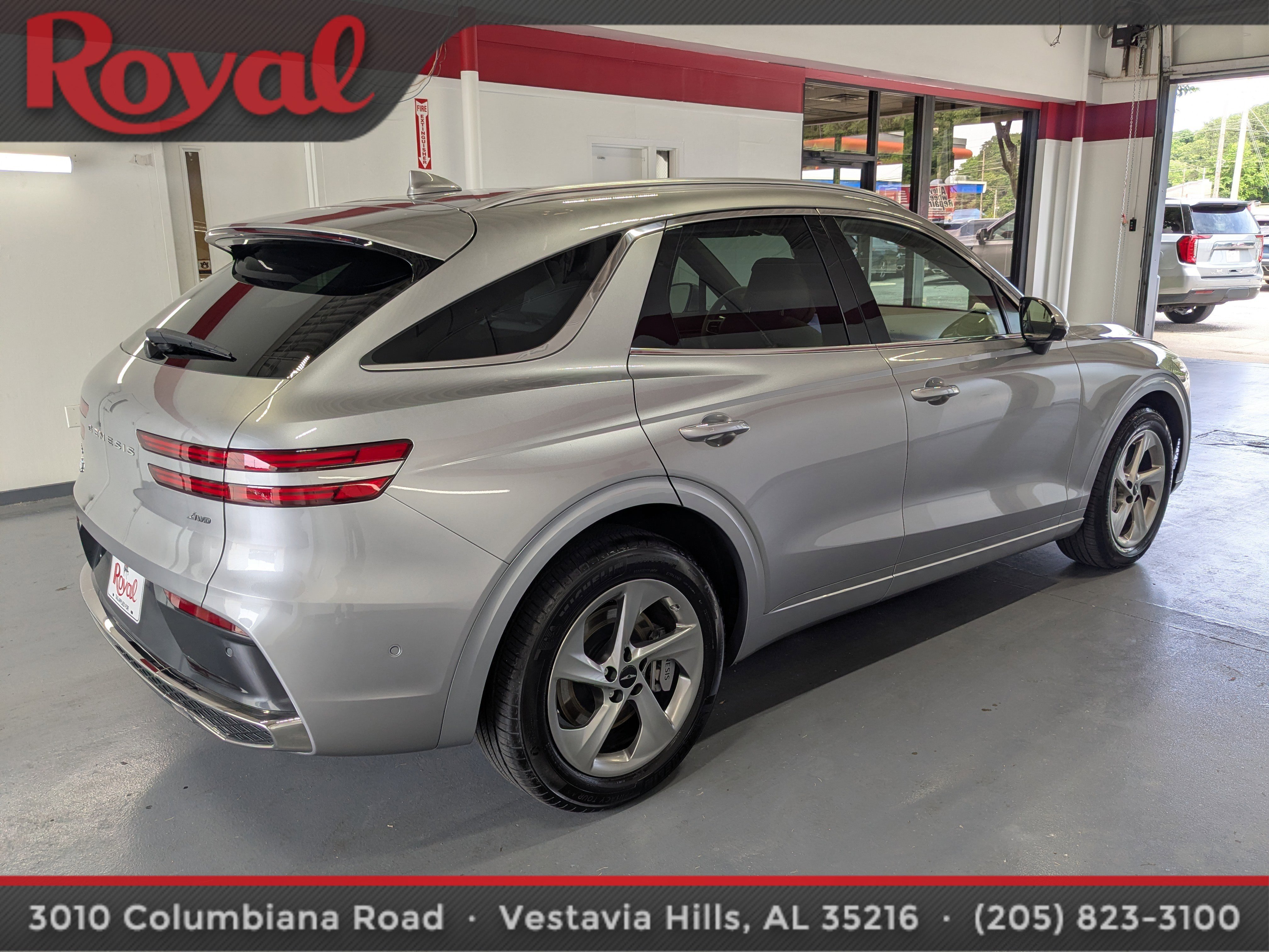 Used 2026 Genesis GV70 2.5T Advanced AWD/4WD image 4