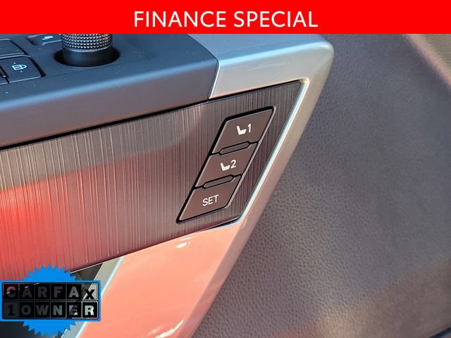 Used 2025 Toyota Sequoia Platinum AWD/4WD image 21