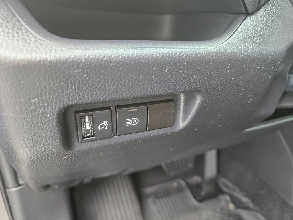 Used 2024 Toyota RAV4 LE AWD/4WD image 18