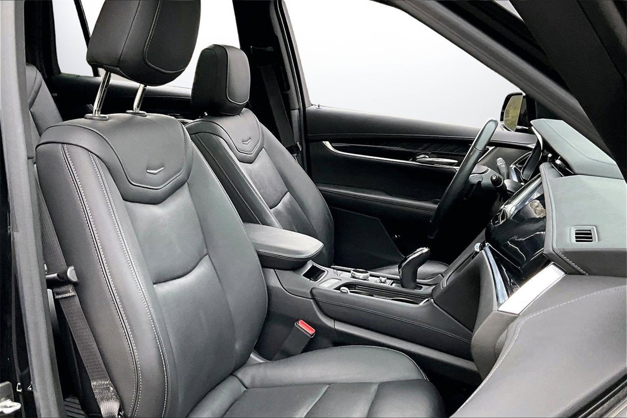 Used 2022 Cadillac XT6 Premium Luxury w/ Technology Package image 24