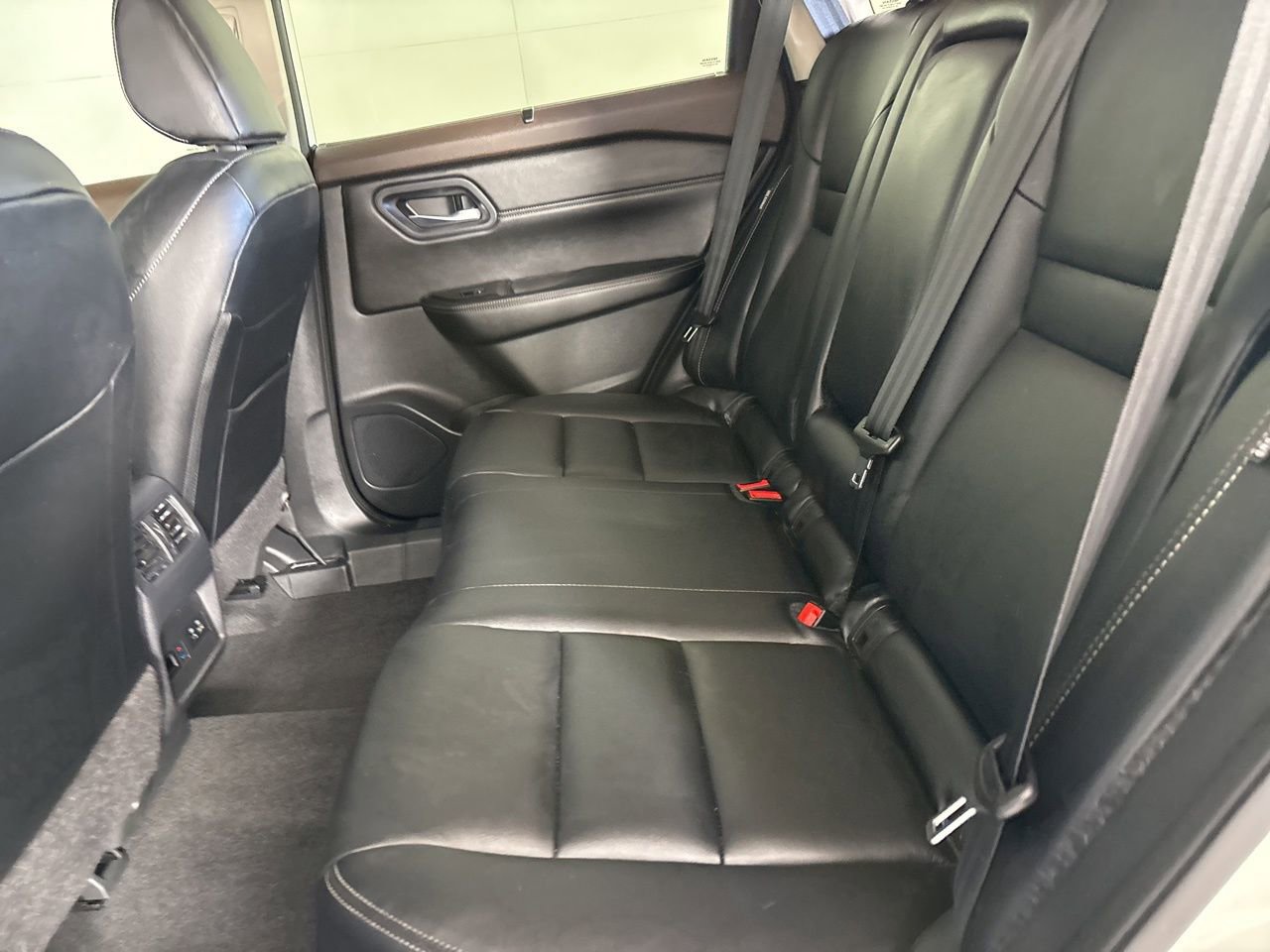 Used 2023 Nissan Rogue SL w/ SL Premium Package image 22