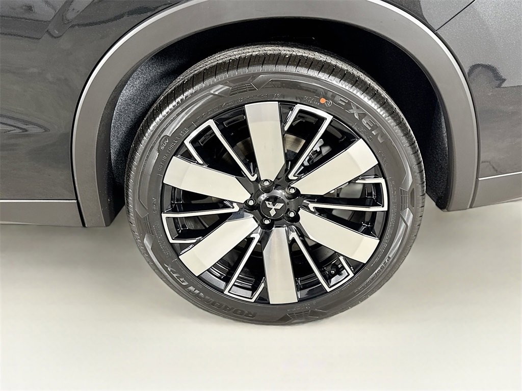 New 2025 Mitsubishi Outlander SE image 33