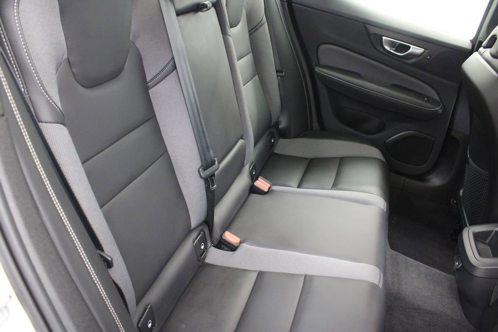 Used 2024 Volvo S60 B5 Plus FWD image 22