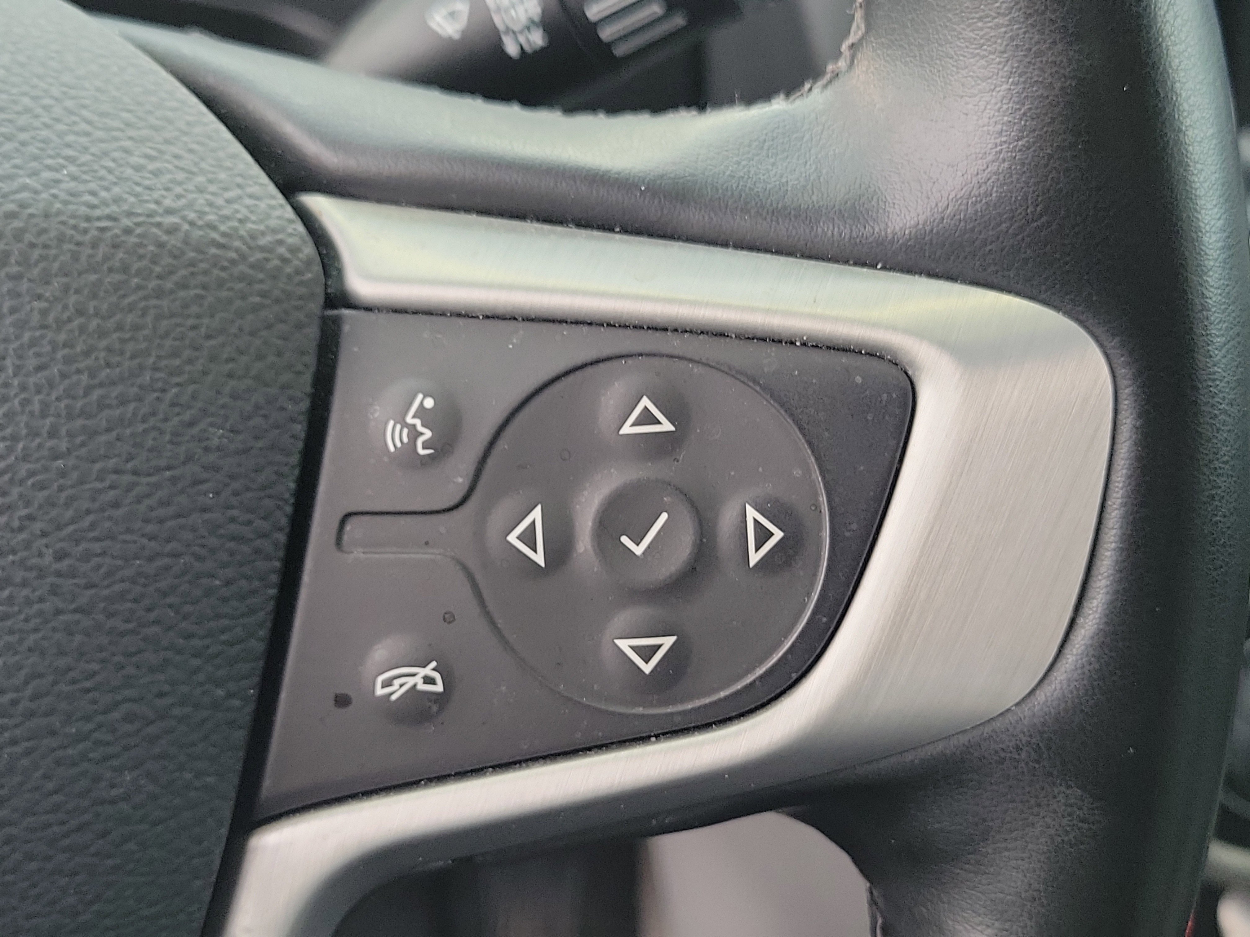 Used 2024 GMC Terrain SLT w/ Infotainment Package II image 20