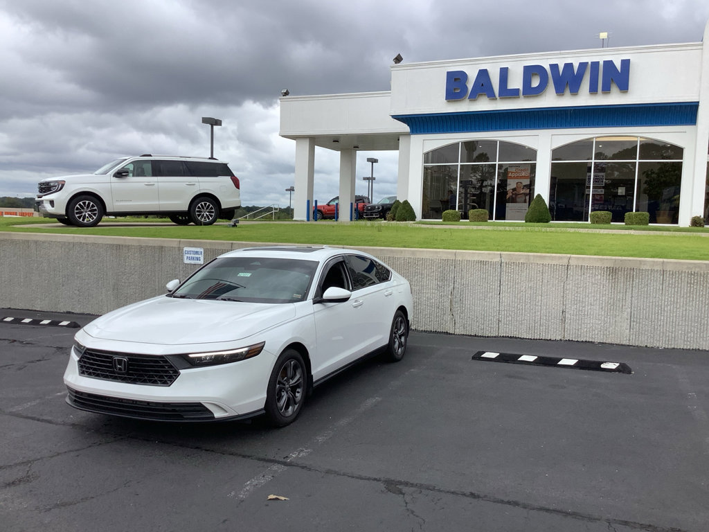 Used 2023 Honda Accord EX image 3