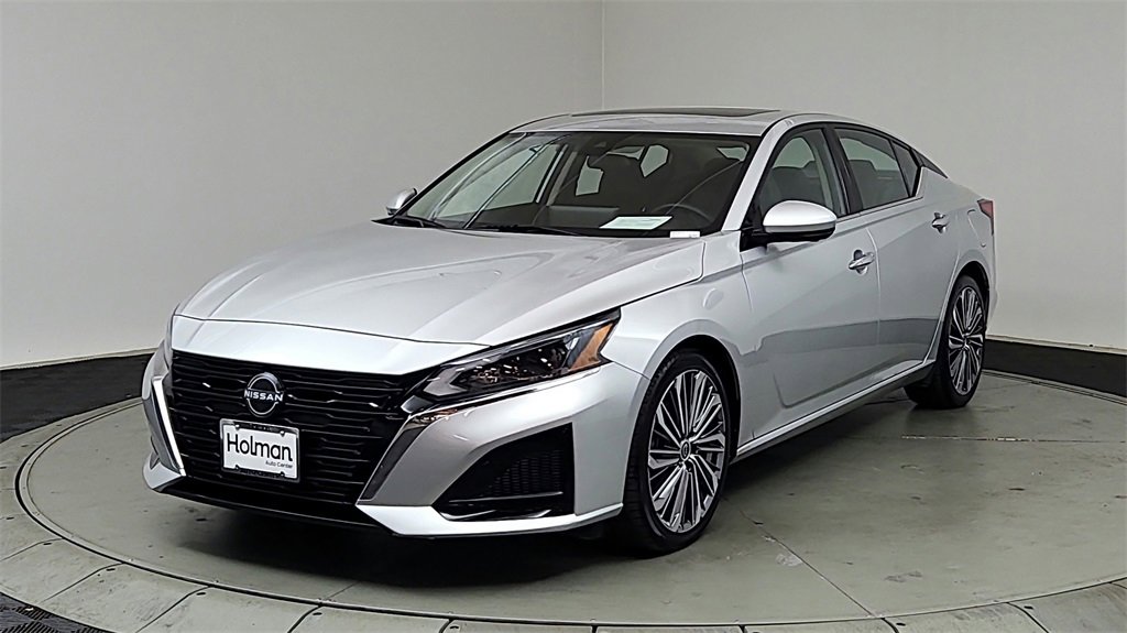 Used 2023 Nissan Altima 2.5 SL image 3