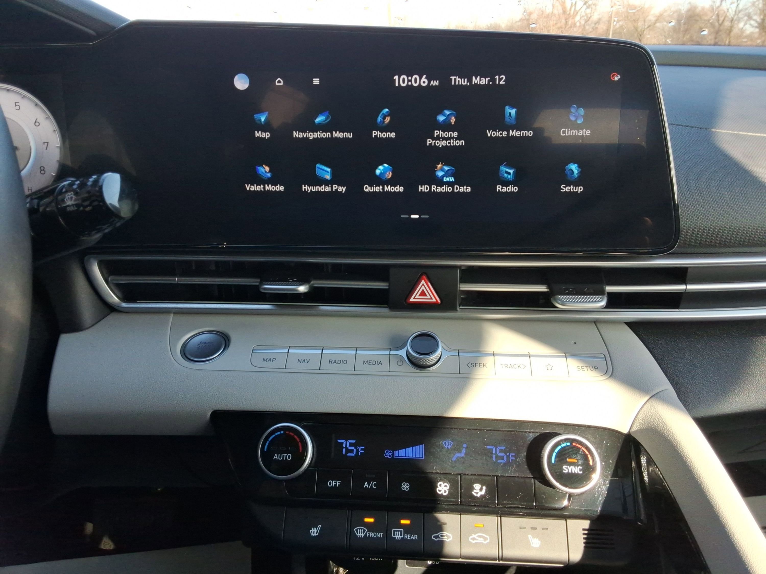 Used 2025 Hyundai Elantra Limited image 15