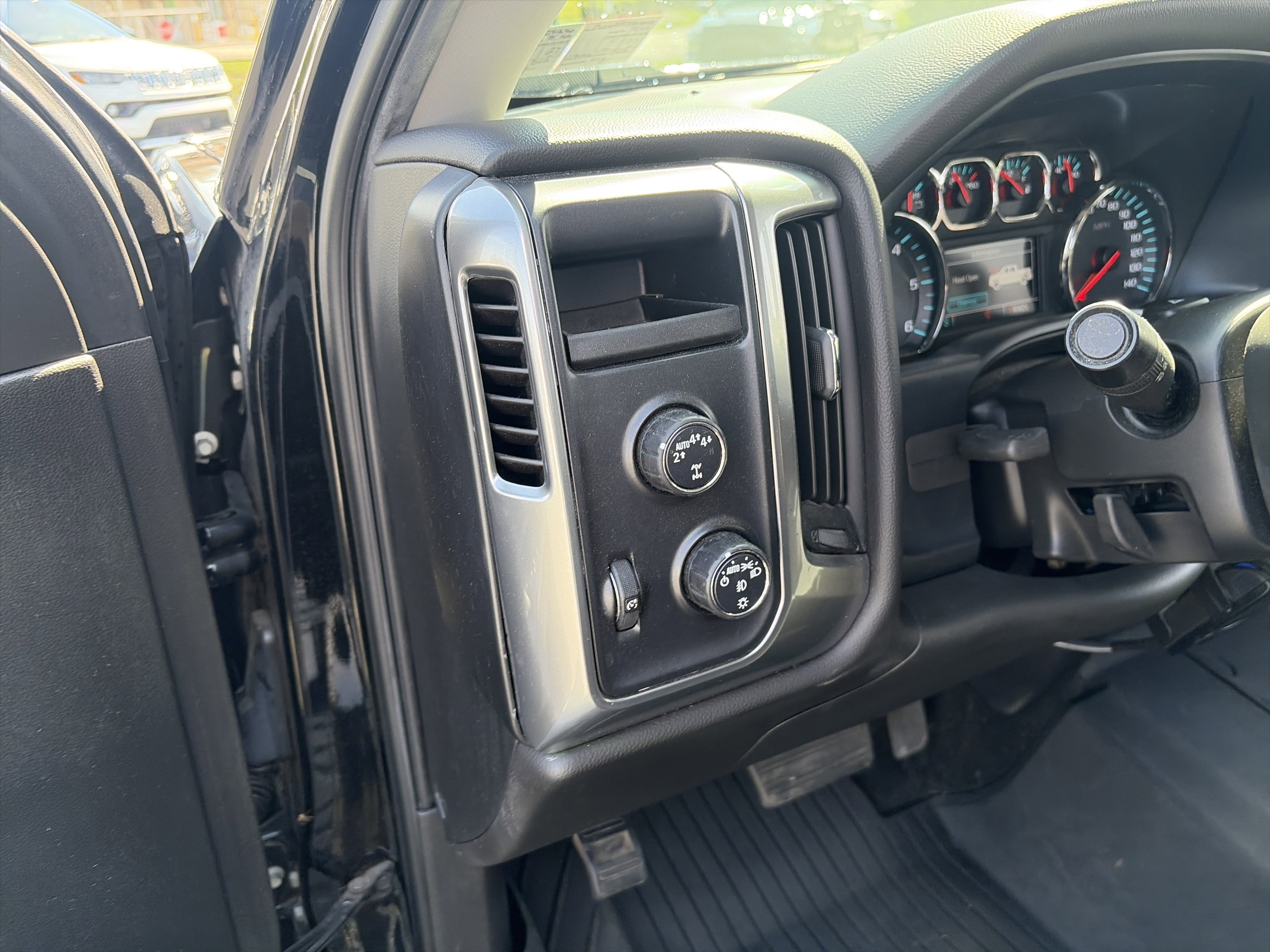 Used 2018 Chevrolet Silverado 1500 LT w/ All Star Edition image 21