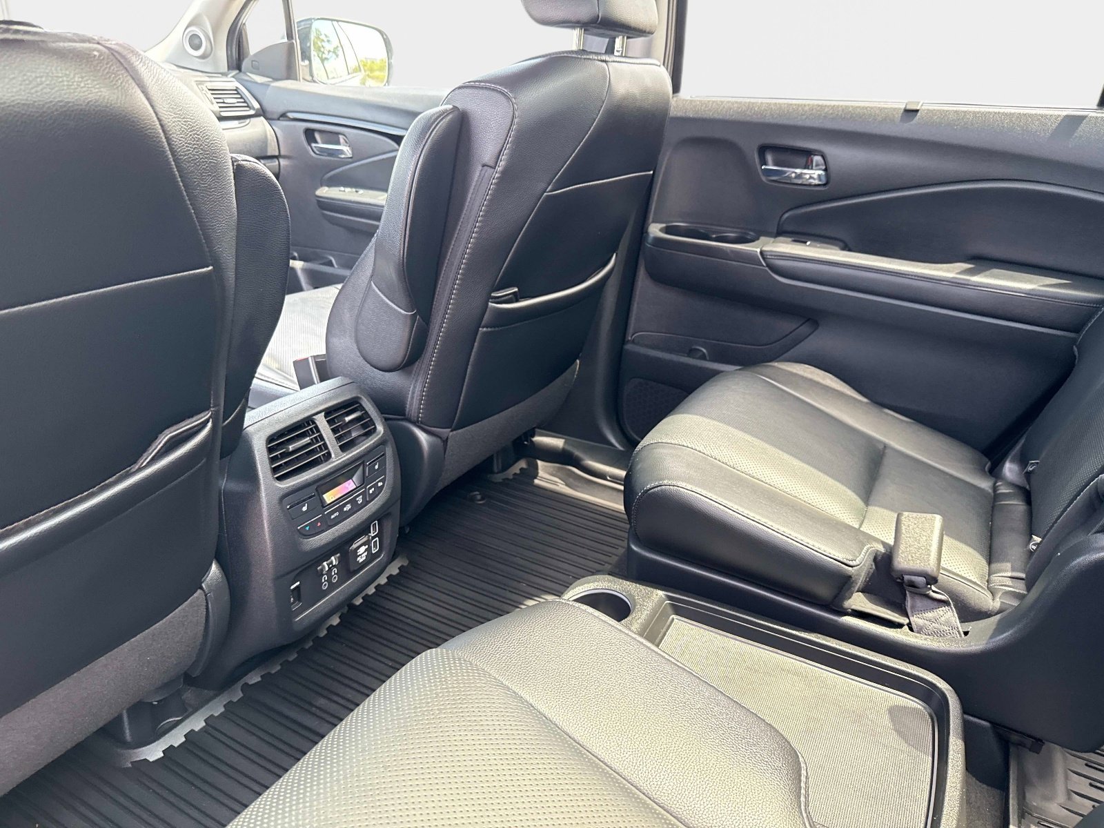 Used 2020 Honda Pilot Elite image 16