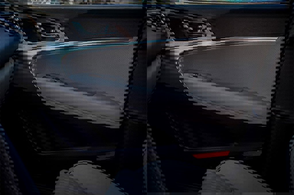 Used 2022 Genesis G70 3.3T image 15