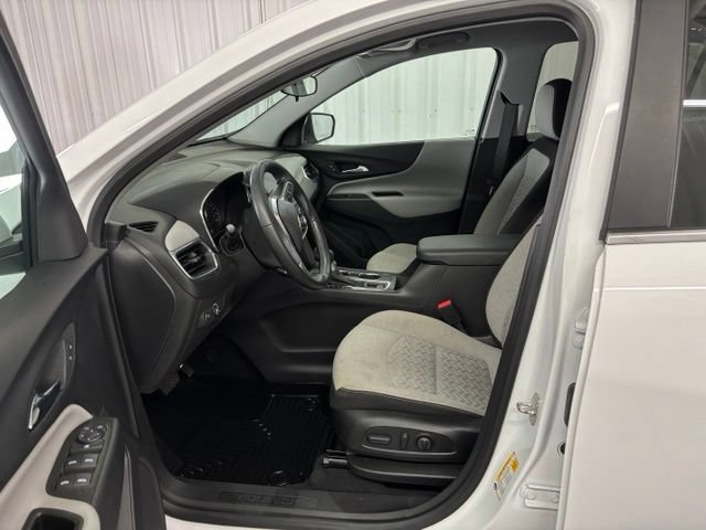 Used 2023 Chevrolet Equinox LT w/ Driver Convenience Package AWD/4WD image 2