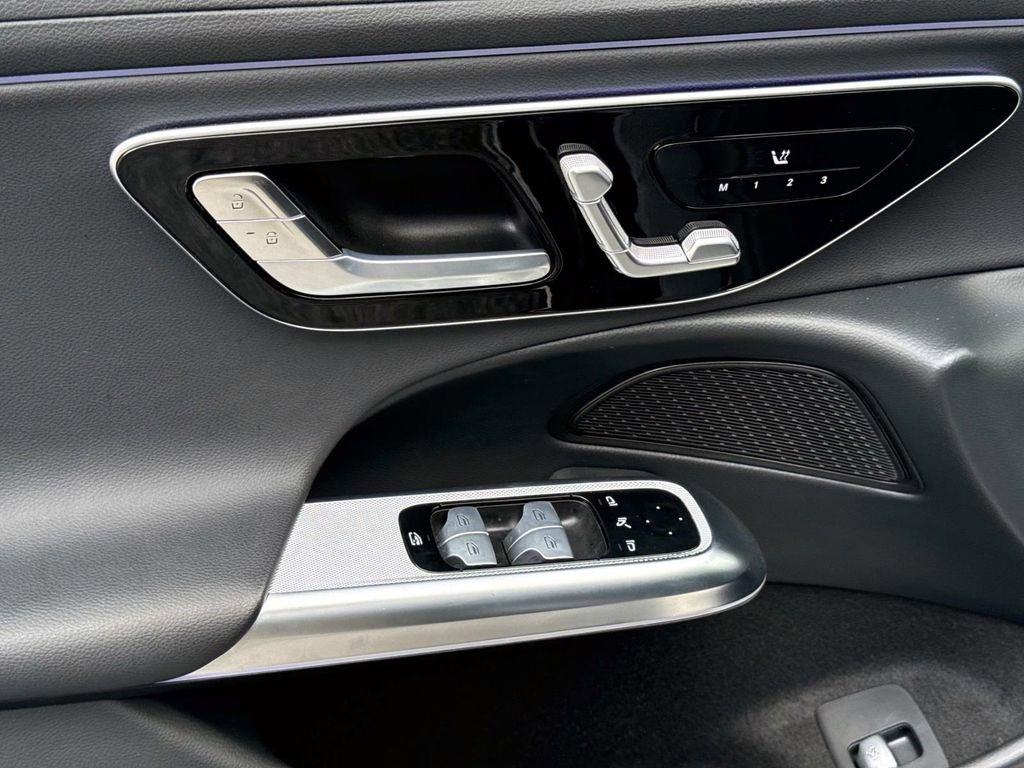 Used 2025 Mercedes-Benz E 350 Sedan image 25