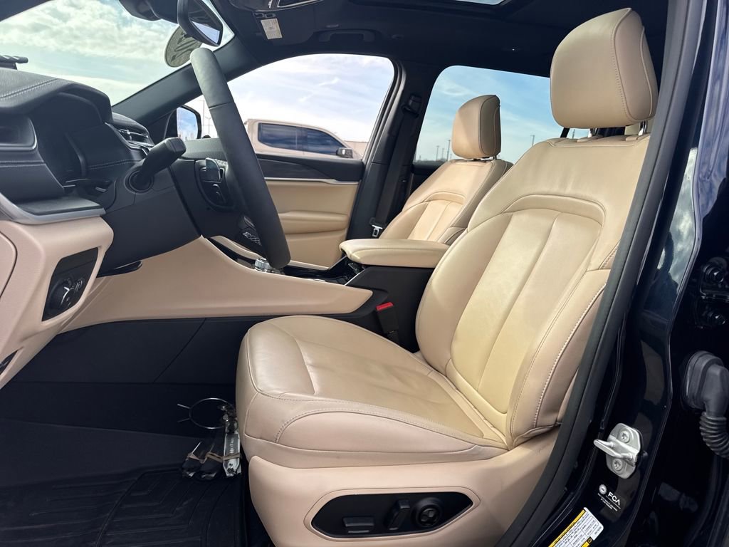 Used 2023 Jeep Grand Cherokee L Limited image 19