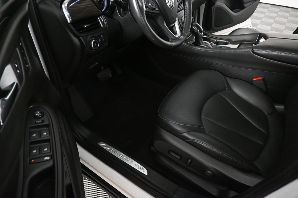 Used 2019 Buick Envision Essence image 7