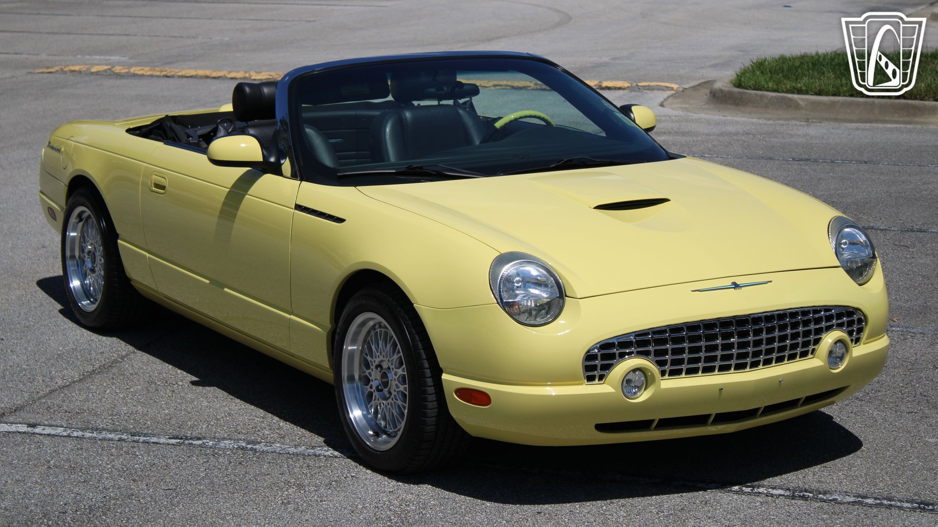 Used 2002 Ford Thunderbird RWD image 25