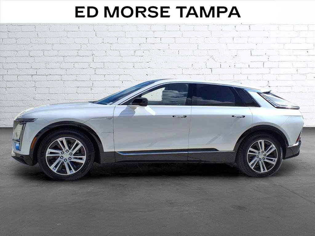 Certified 2024 Cadillac Lyriq Tech w/ Driver Assist Package RWD image 2
