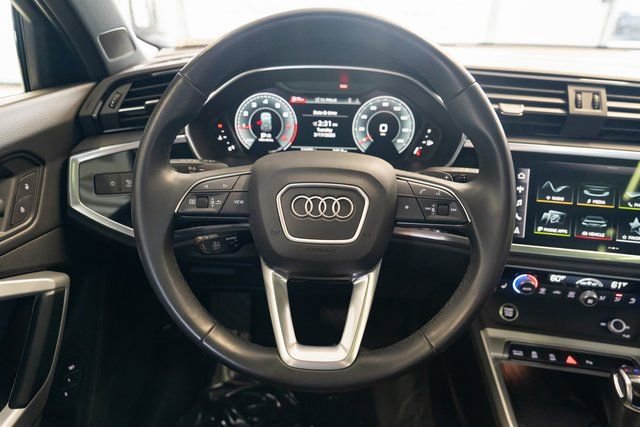 Used 2023 Audi Q3 2.0T Premium Plus w/ Premium Plus Package AWD/4WD image 14