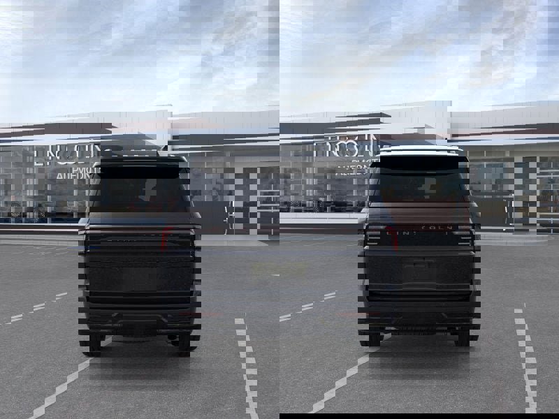 New 2025 Lincoln Navigator Reserve w/ Jet Appearance Package image 5