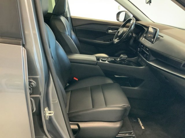 Used 2023 Nissan Rogue SV w/ SV Premium B Package image 32