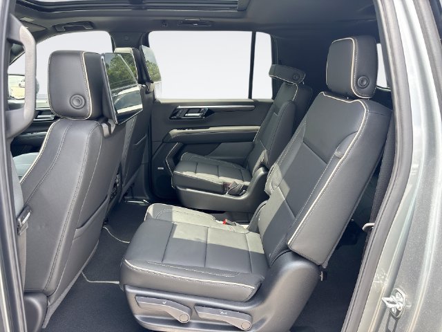 New 2026 Chevrolet Suburban Premier AWD/4WD image 23
