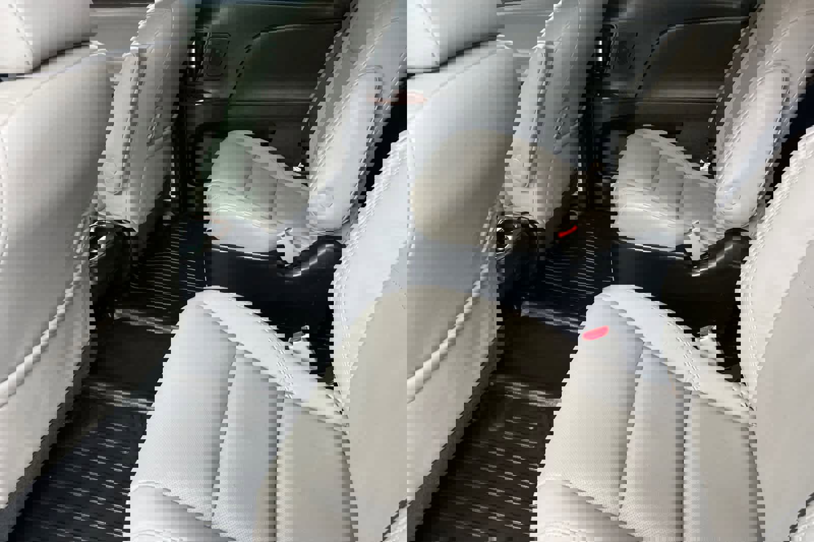 Certified 2019 Toyota Sienna Limited image 4