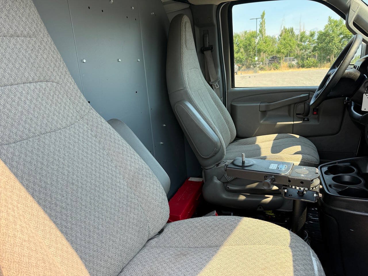 Used 2021 Chevrolet Express 2500 RWD image 19