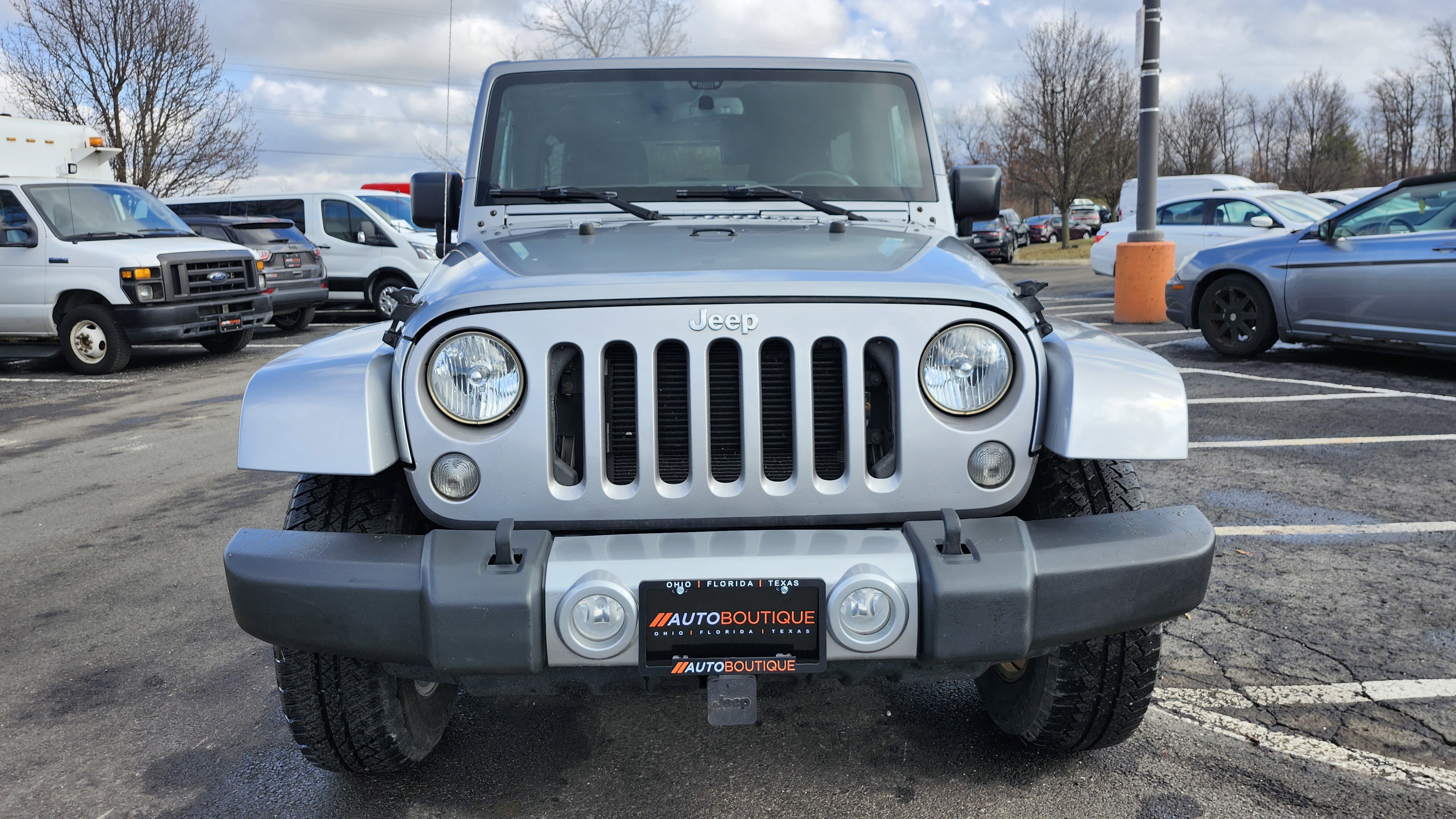 Used 2015 Jeep Wrangler Unlimited Sahara w/ Dual Top Group image 12