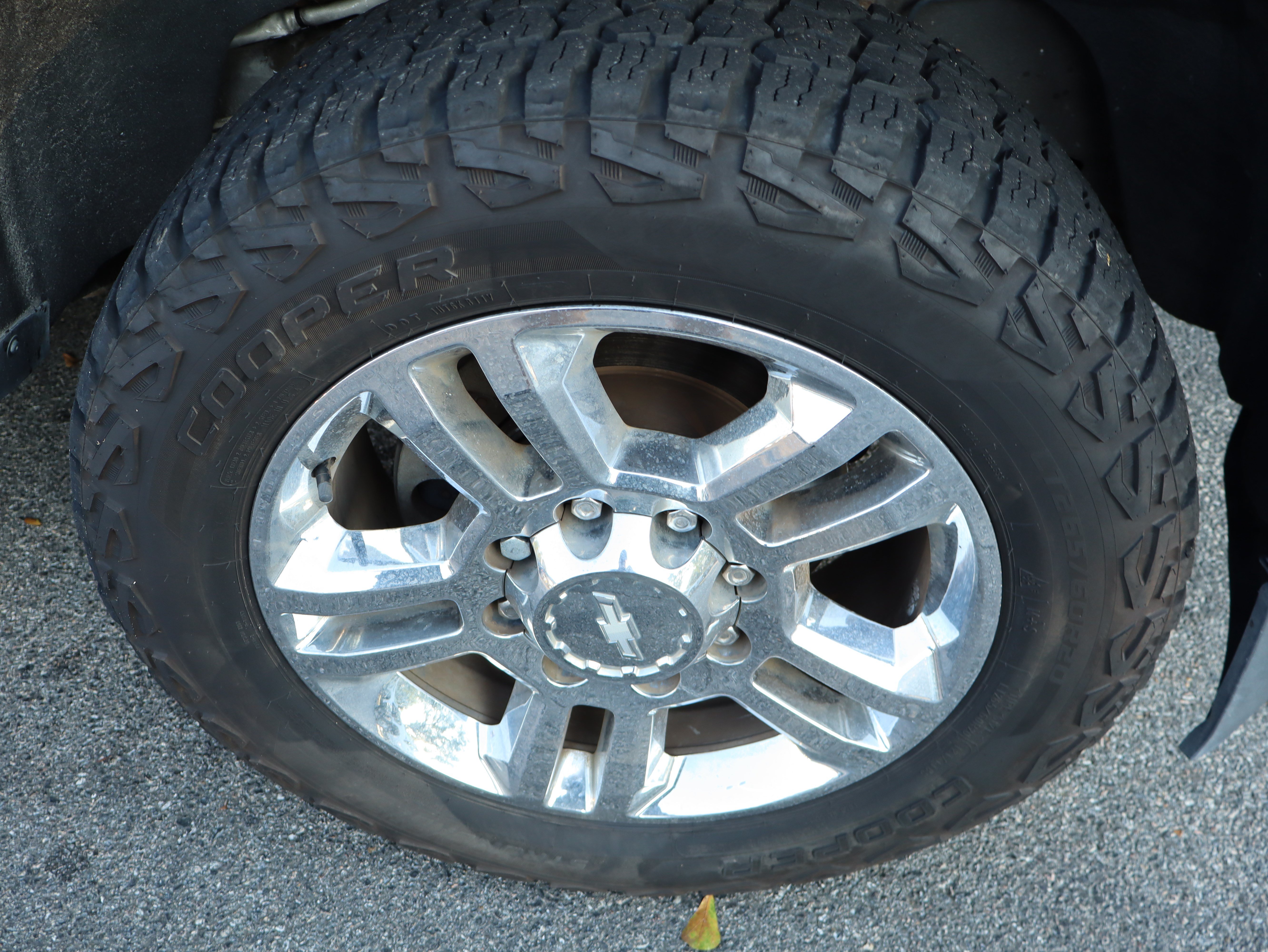 Used 2018 Chevrolet Silverado 2500 High Country w/ Duramax Plus Package AWD/4WD image 13